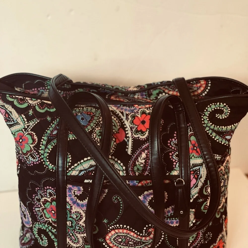 Trimmed Vera Bradley Kiev tote bag - Picture 5 of 6